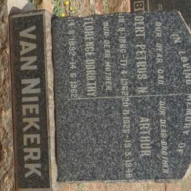 NIEKERK Gert Petrus N., van 1886-1962 &amp; Florence Dorothy 1892-1962 :: VAN NIEKERK Arthur 1926-1946