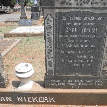 NIEKERK Cyril, van 1898-1955 &amp; Nancy 1900-1961 :: MILLER Lorna Theresa -1962