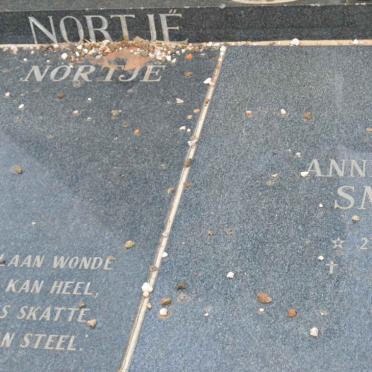 NORTJÉ :: SMITH