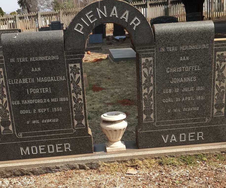 PIENAAR Christoffel Johannes 1891-1951 &amp; Elizabeth Magdalena voorheen PORTER nee HANDFORD 1888-1058
