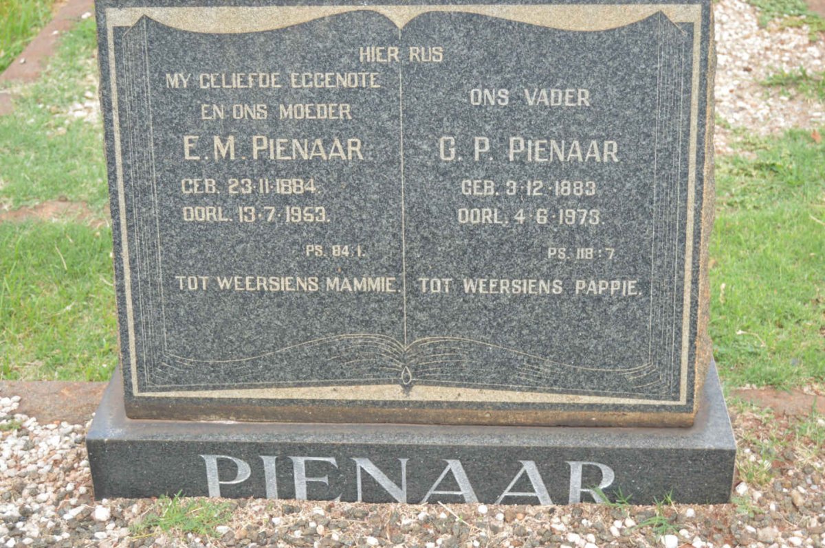 PIENAAR G.P. 1883-1973 &amp; E.M. 1884-1953