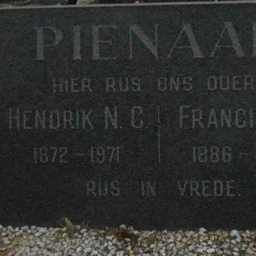PIENAAR Hendrik N.C. 1872-1971 &amp; Francina C. 1886-1969