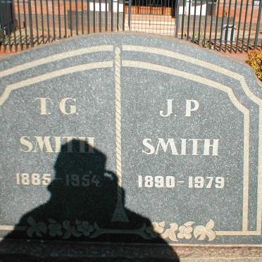 SMITH T.G. 1885-1954 :: SMITH J.P. 1890-1979