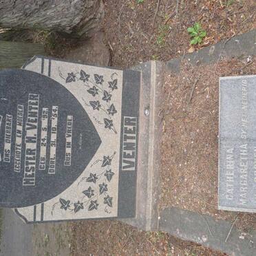 VENTER Hester H. 1892-1954 :: VAN ROOYEN Catherina Margaretha nee MOMBERG 1916-1969