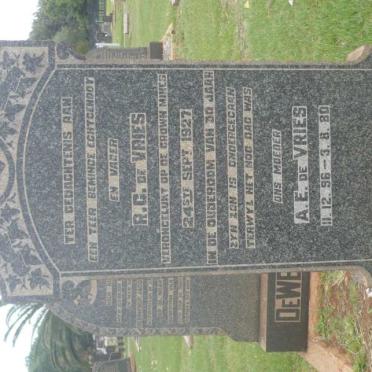 VRIES R.C., de -1927 &amp; A.E. 1896-1980