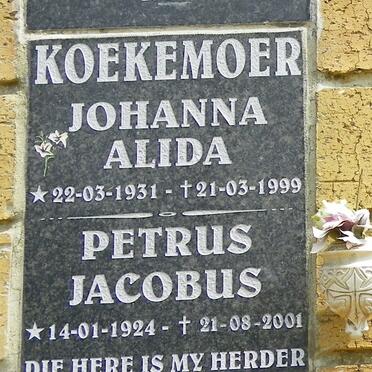 KOEKEMOER Petrus Jacobus 1924-2001 &amp; Johanna Alida 1931-1999