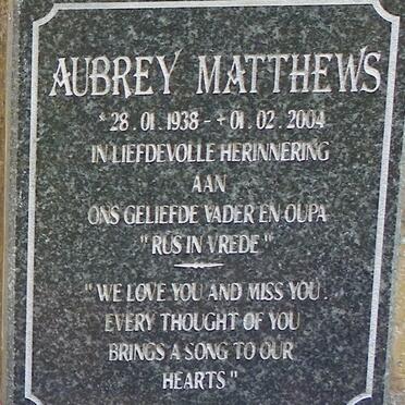 MATTHEWS Aubrey 1938-2004