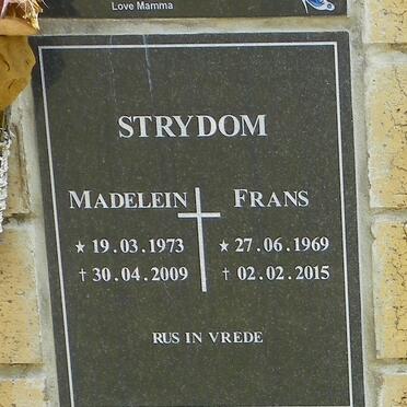 STRYDOM Frans 1969-2015 &amp; Madelein 1973-2009