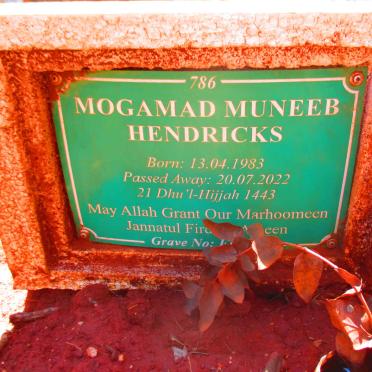 HENDRICKS Mogamad Muneeb 1983-2022