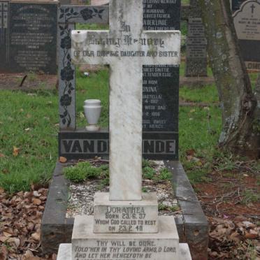 AUERSWALD Angela nee GUASTELLA  1913-1999 :: VAN DER LINDE Dorathea 1937-1948
