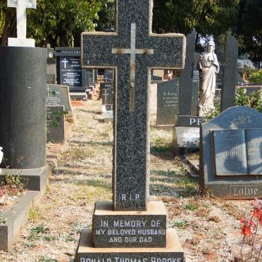 BROOKS Ronald Thomas 1901-1963 &amp; Dorothy Mavis 1900-1982