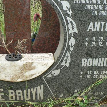 BRUYN Koos, de 1938-2010 :: VENTER Deon E. 1967-1999 :: BRUYN Ronnie, de 1940-2012 :: BRUYN Anton, de 1966-1995