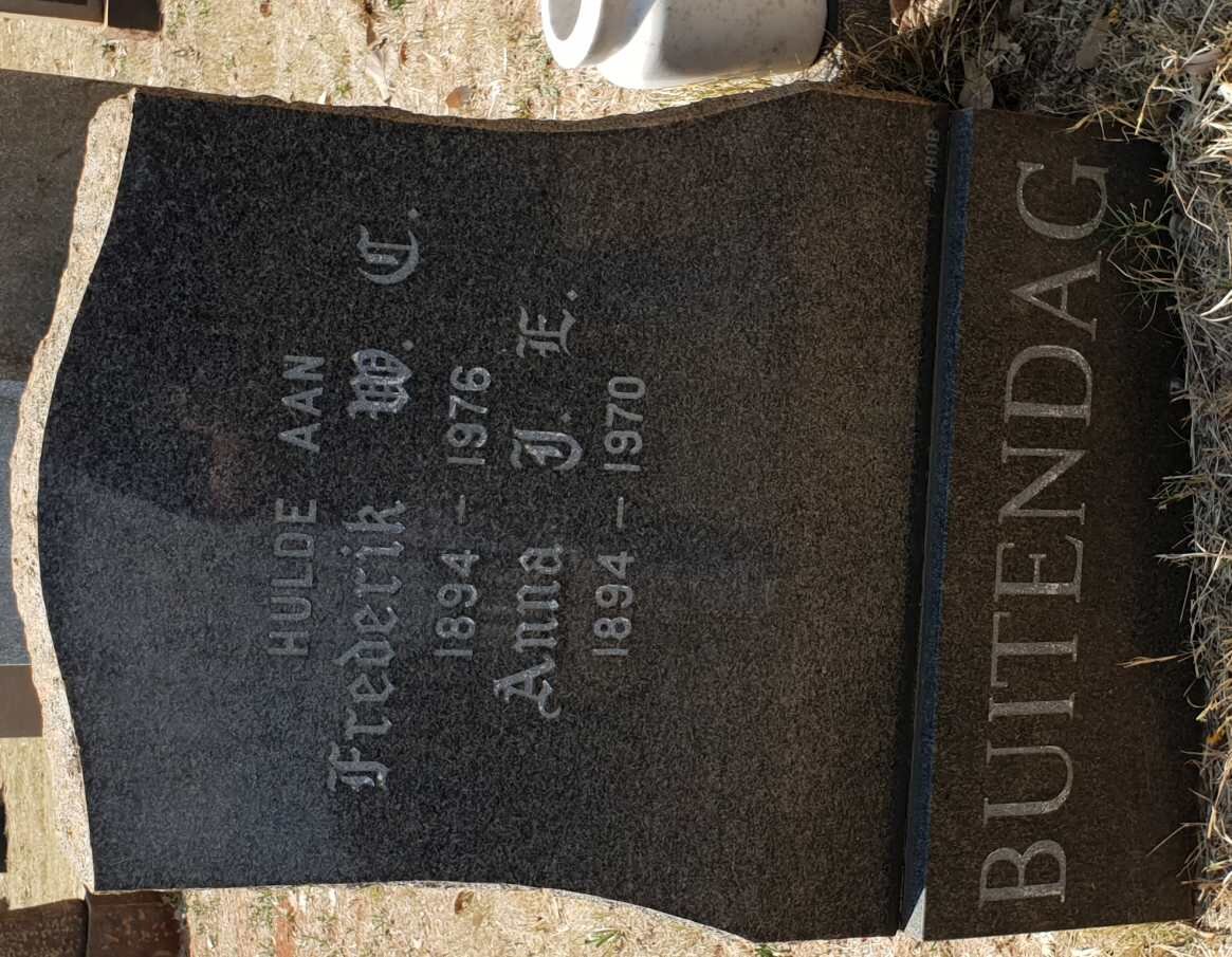 BUITENDAG Frederik W.C. 1894-1976 &amp; Anna J.E. 1894-1970