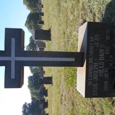 DAVIES Basil Joseph, MILLS 1909-1975 &amp; Jean 1918-1979