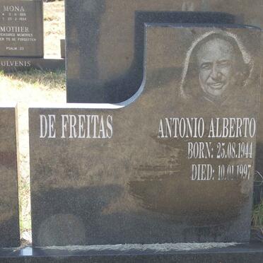FREITAS Maria Madalena, de 1918-1996 :: DE FREITAS Antonio Alberto 1944-1997