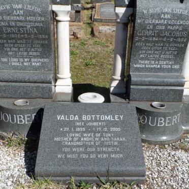 JOUBERT Gerrit Jacobus 1894-1956 &amp; Ernestina 1902-1994 :: BOTTOMLEY Valda nee JOUBERT 1933-2000