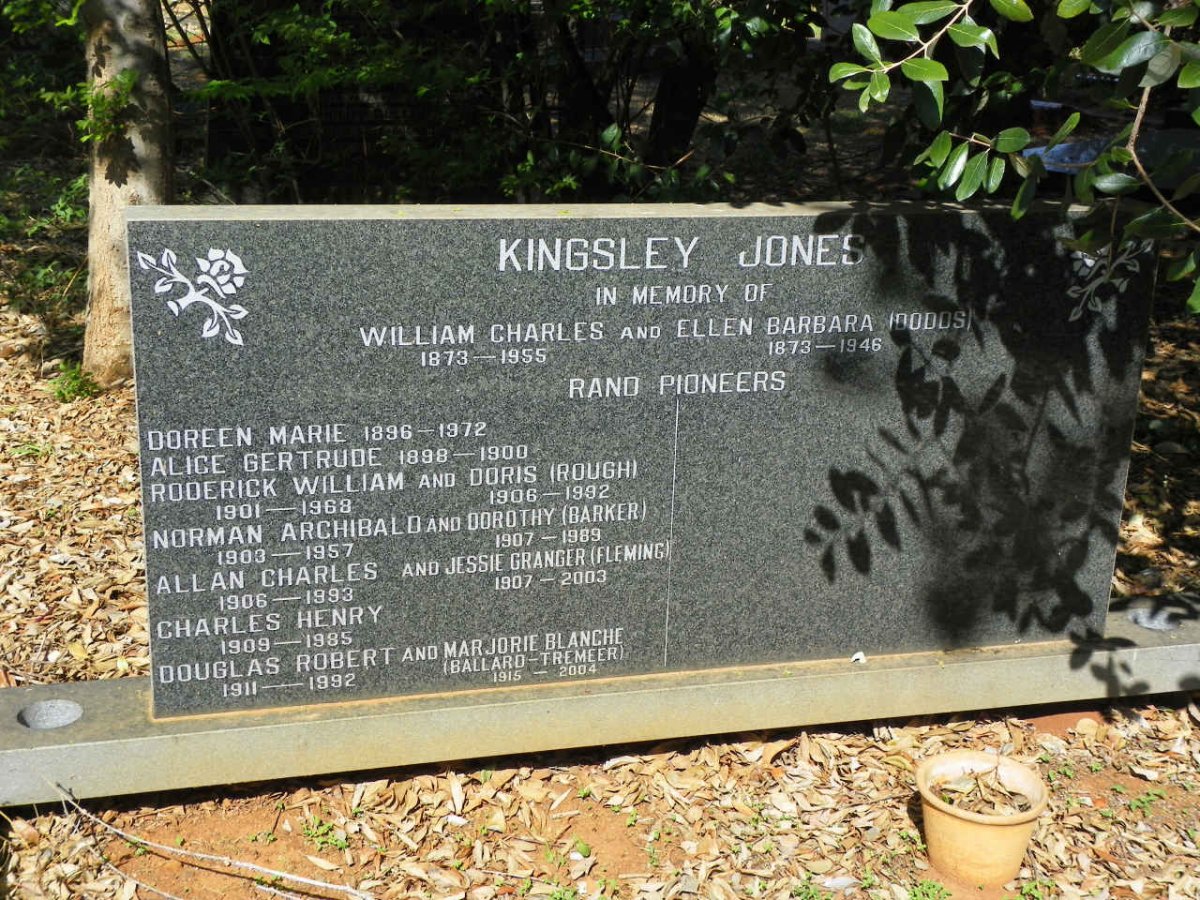 JONES, KINGSLEY :: DODDS