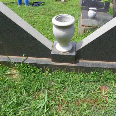 KOTZE Louis 1914-1993 &amp; Jeanetta 1915-1981