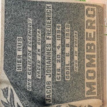 MOMBERG Jacob Johannes Frederick 1894-1959 &amp; Johanna Susanna Dorothea FOORD 1906-1981