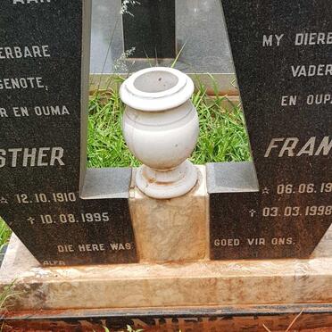 NIEKERK Frans, van 1904-1998 &amp; Esther 1910-1995