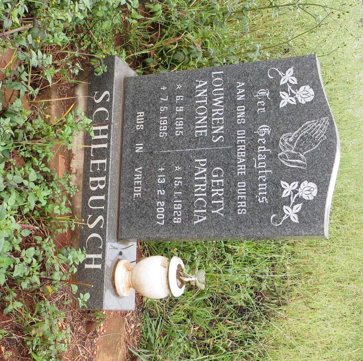 SCHLEBUSCH Louwrens Antonie 1915-1995 &amp; Gerty Patricia 1929-2007