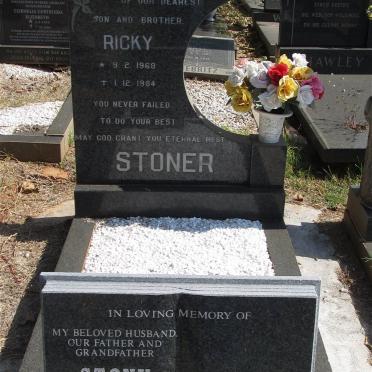 STONER Stony 1940-2011 :: STONER Ricky 1968-1984