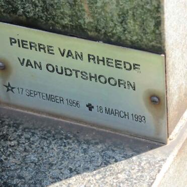 OUDTSHOORN Johan, van Rheede van 1958-1983 :: VAN RHEEDE VAN OUDTSHOORN Pierre 1956-1993