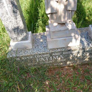 TOWEEL Fatima Mary 1958-1983