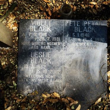 BLACK Violet 1916-1981 :: BLACK Pete 1946-1990 :: BLACK Leslie 1952-2002