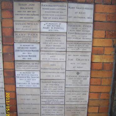 030 Memorial wall