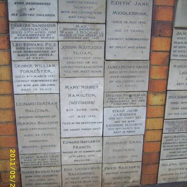 033 Memorial wall