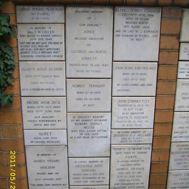 041 Memorial wall