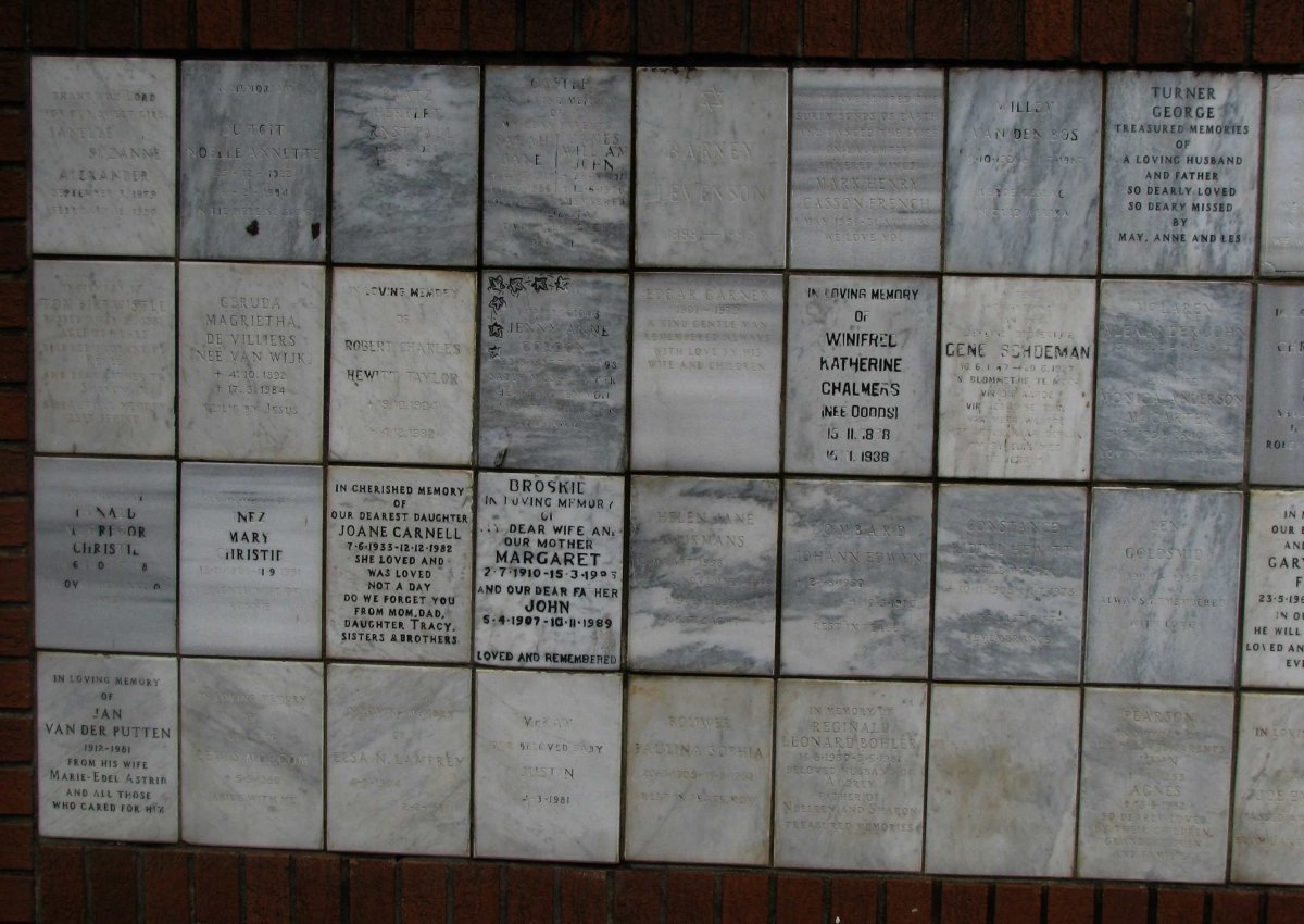 083 Memorial wall