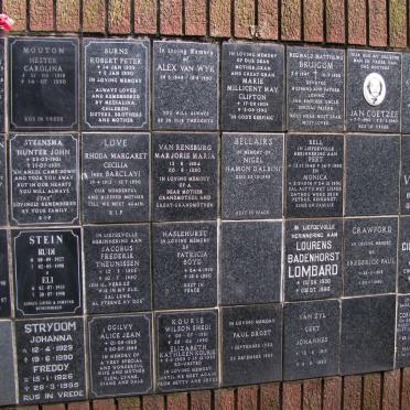 167 Memorial wall 