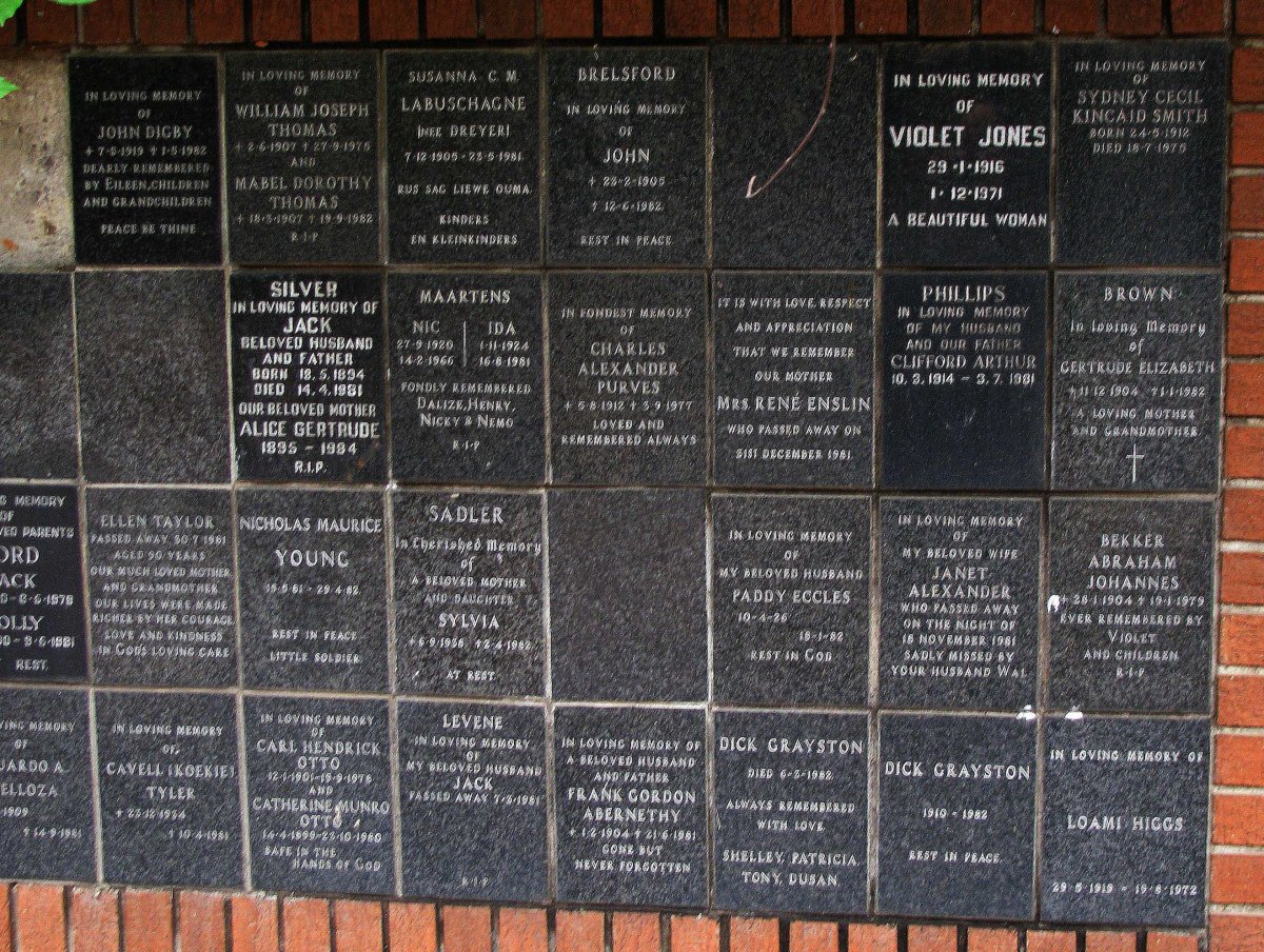 097 Memorial wall