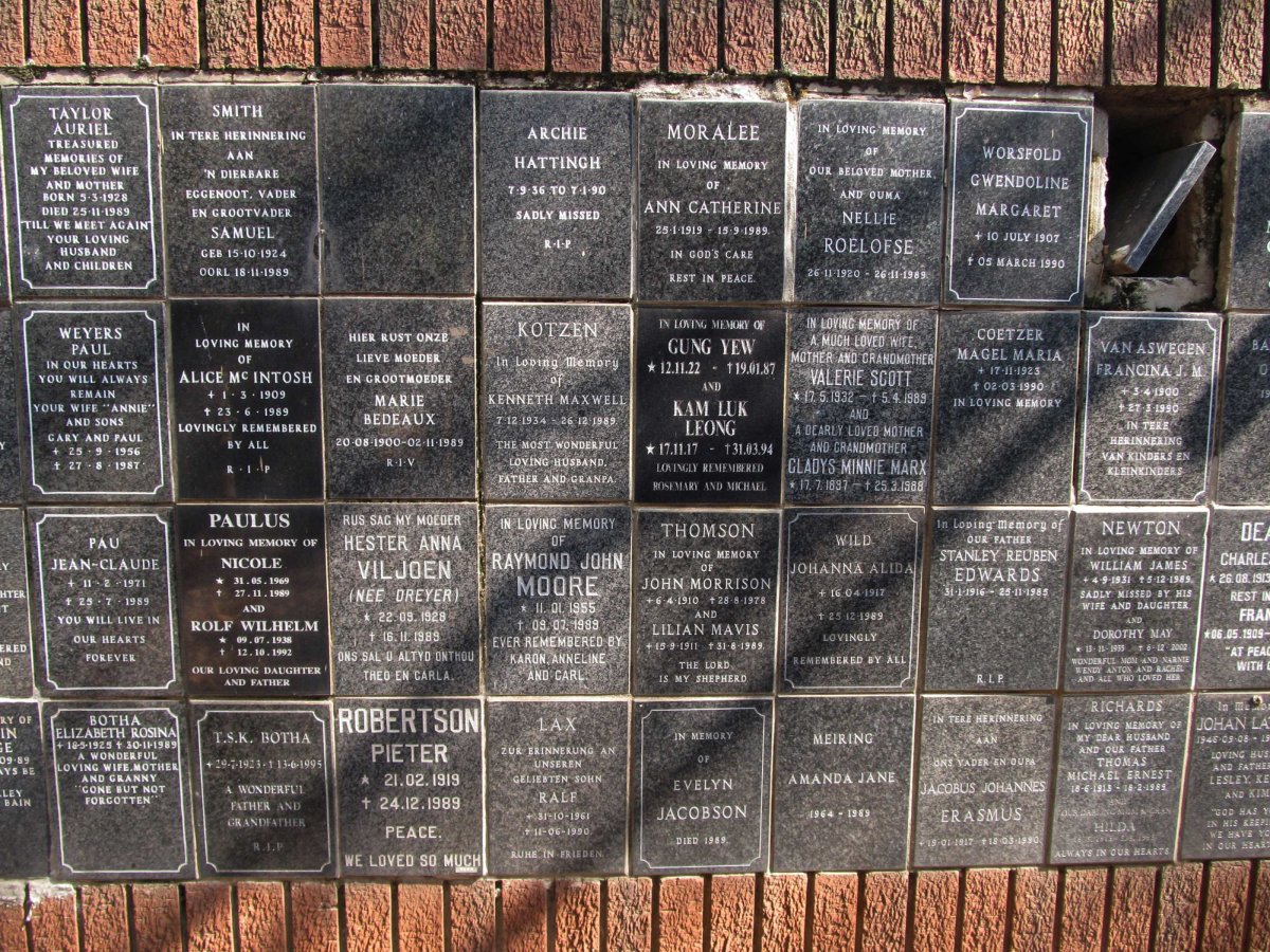 089 Memorial wall