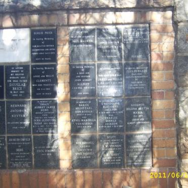 082 Memorial wall