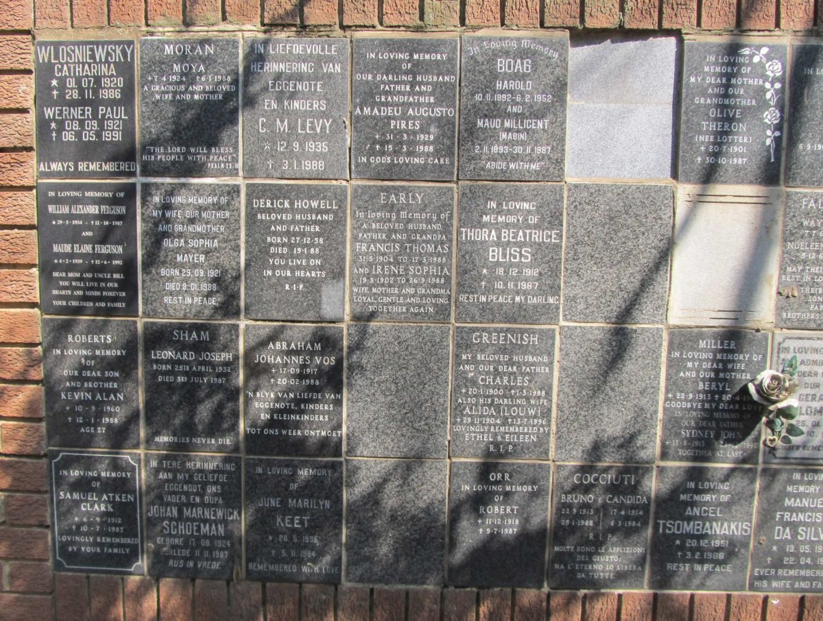 171 Memorial wall