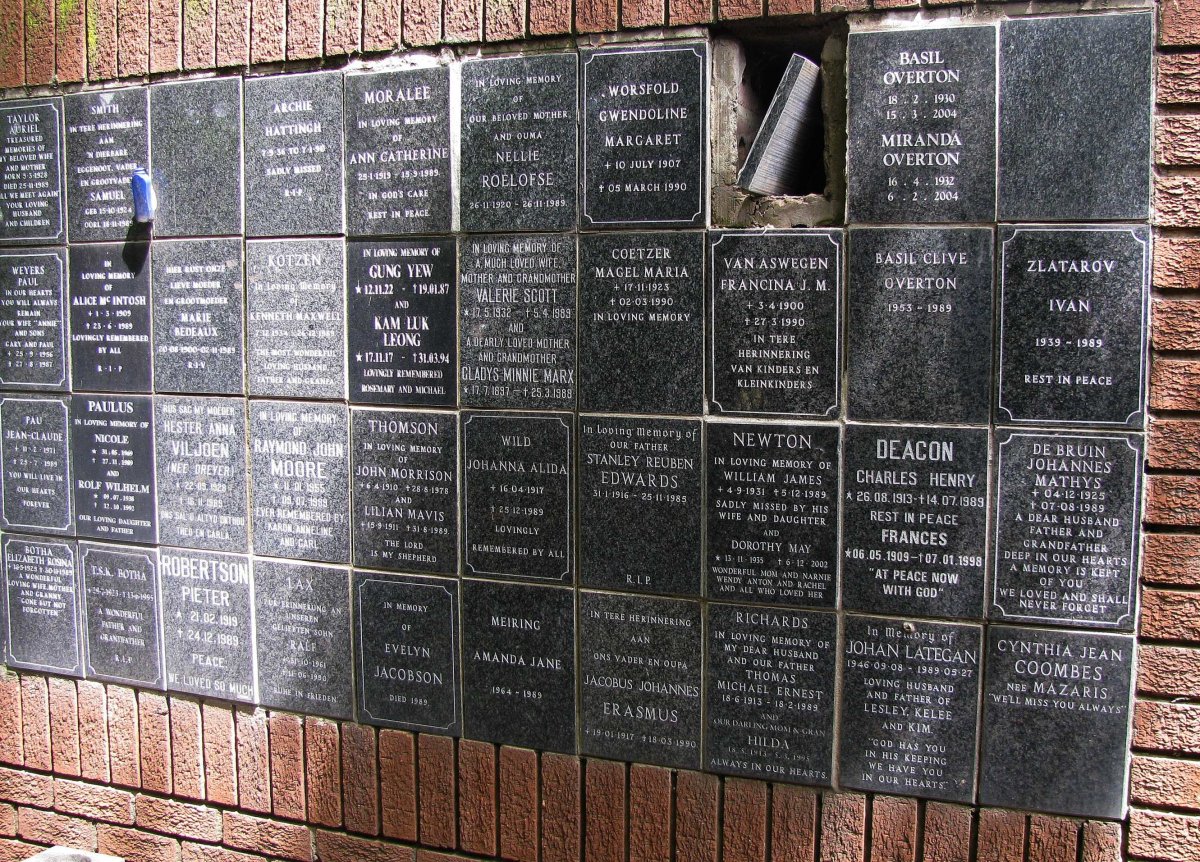 164 Memorial wall