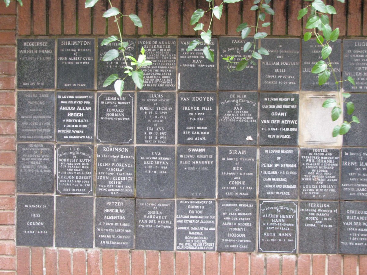 152 Memorial wall