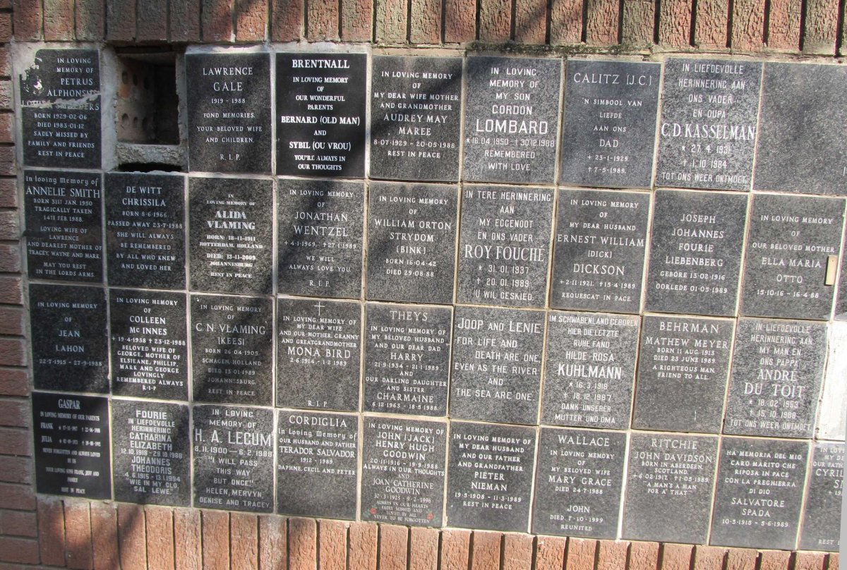 087 Memorial wall