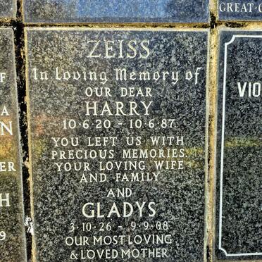 ZEISS Harry 1920-1987 & Gladys 1926-2008