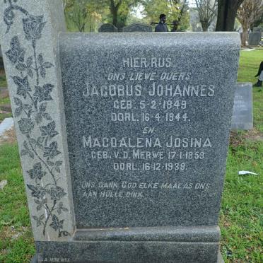 OOSTHUIJSEN Jacobus Johannes 1849-1944 &amp; Magdalena Josina V.D. MERWE 1859-1939