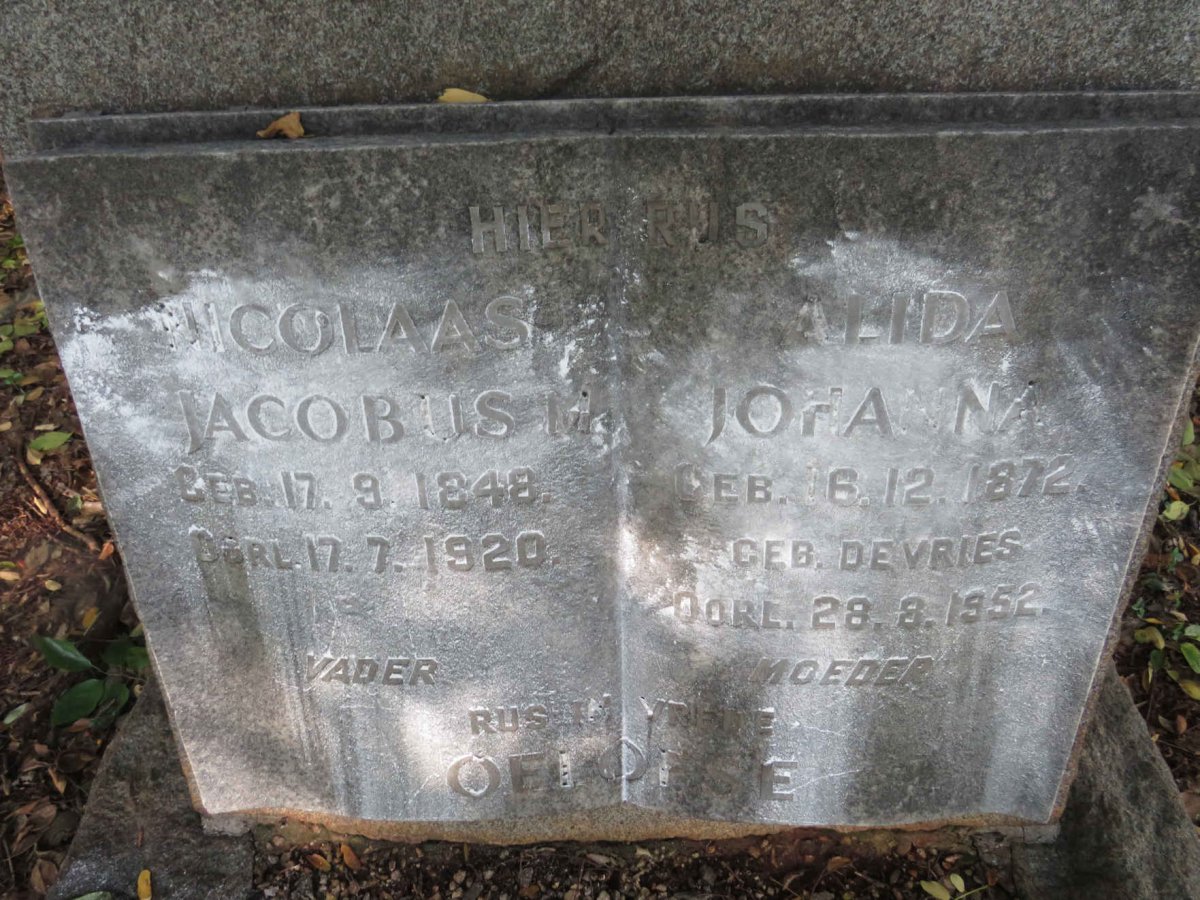 OELOFSE Nicolaas Jacobus 1848-1920 &amp; Alida Johanna DE VRIES 1872-1952