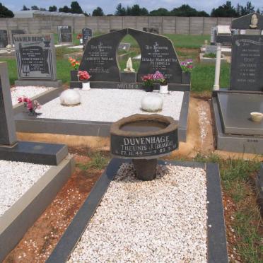DUVENHAGE Theunis 1944-1982