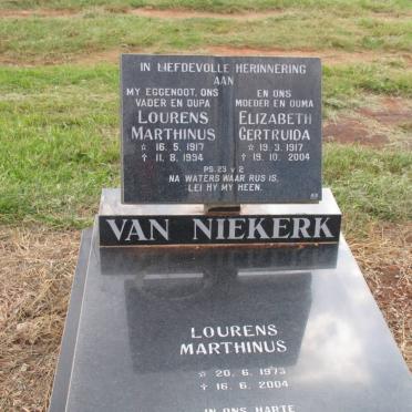 NIEKERK Lourens Marthinus, van 1917-1994 &amp; Elizabeth Gertruida 1917-2004