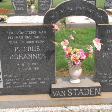 STADEN Petrus Johannes, van 1905-1981 &amp; Johanna Petronella 1908-1999