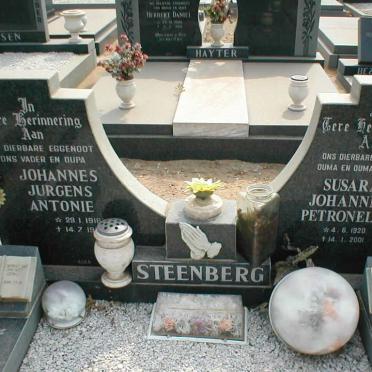 STEENBERG Johannes Jurgens Antonie 1918-19?? &amp; Susara Johanna Petronella 1920-2001