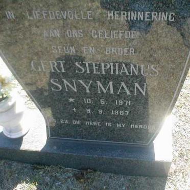SNYMAN Gert Stephanus 1971 - 1987
