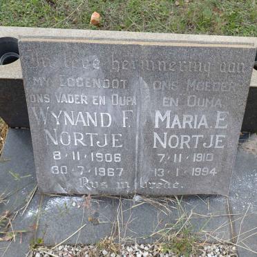 NORTJE Wynand F. 1906-1967 &amp; Maria E. 1910-1994